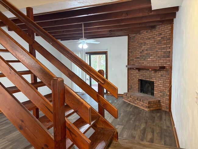 Building Photo - 3740 Donovan Dr