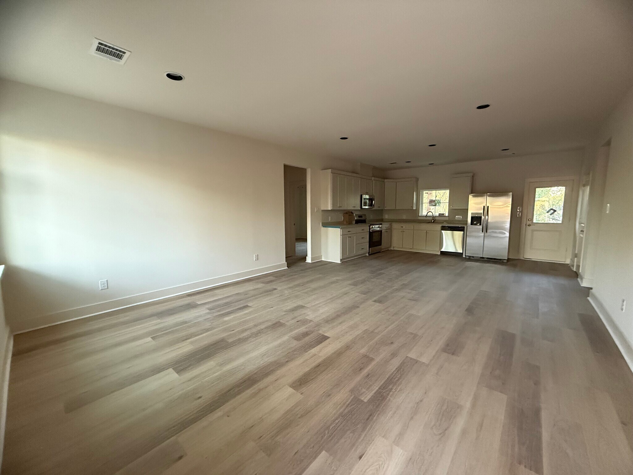 Building Photo - 106 Kirkland St