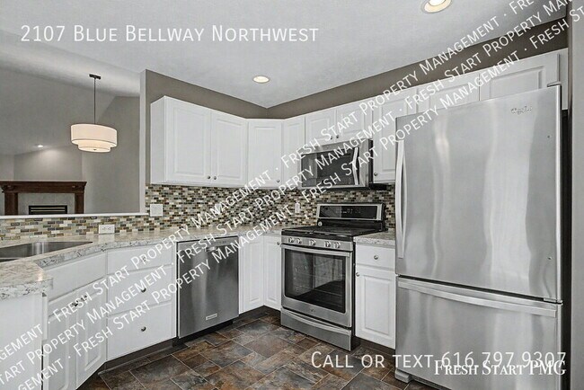 Building Photo - 2107 Blue Bell Way