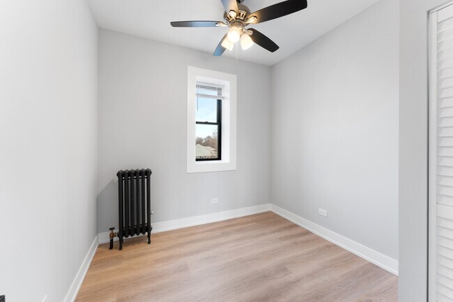 Building Photo - 1546 W Jonquil Terrace