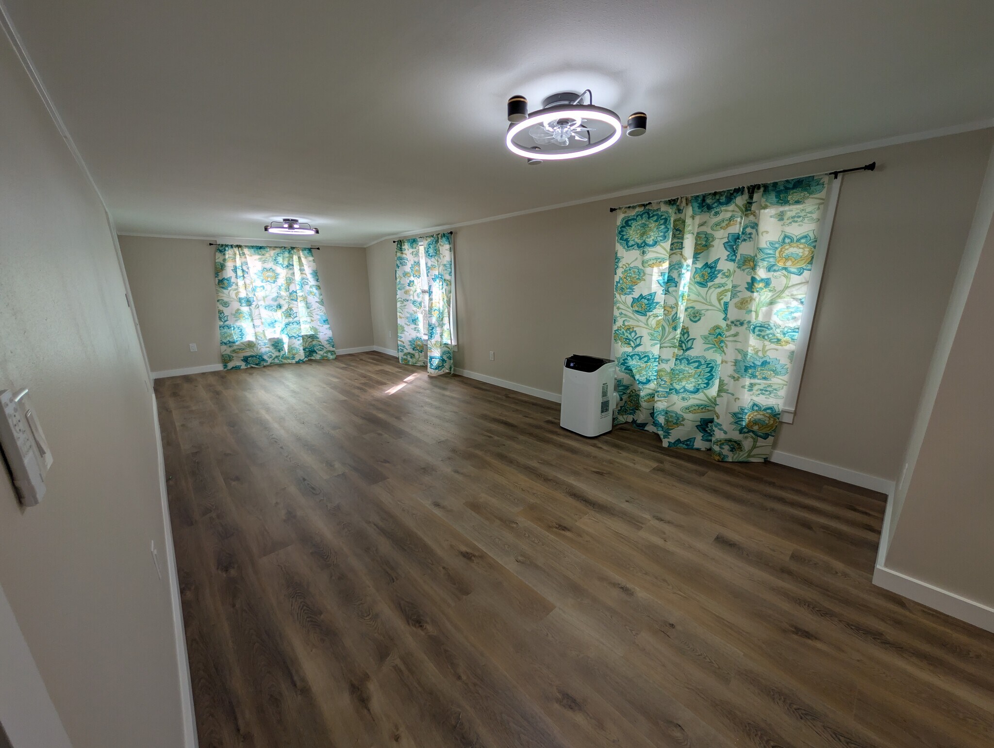 Building Photo - 41 E Sloss Ave