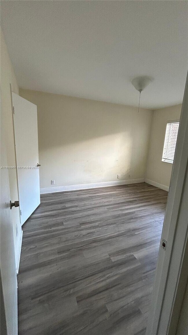 Building Photo - 5686 Rock Island Rd