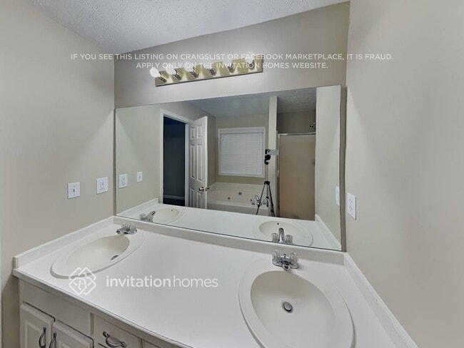 Building Photo - 48 Fenwick Ct