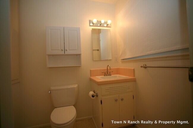Building Photo - 3Br 2Ba Single level Home