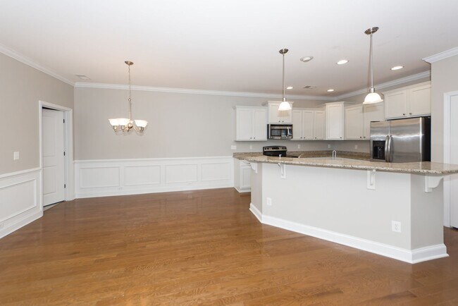 Building Photo - 4 Bedroom 3.5 Bath Townhouse in Kingsbridge at Park West - Mt Pleasant