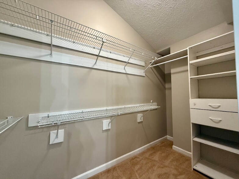 Building Photo - 9511 Indigo Club Dr