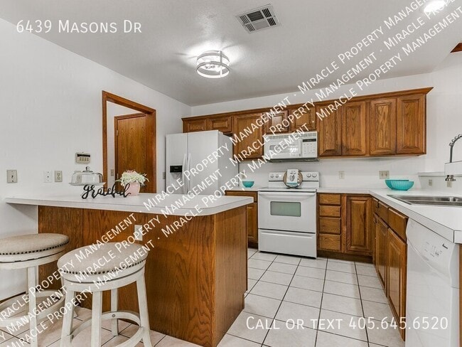 Building Photo - 6439 Masons Dr