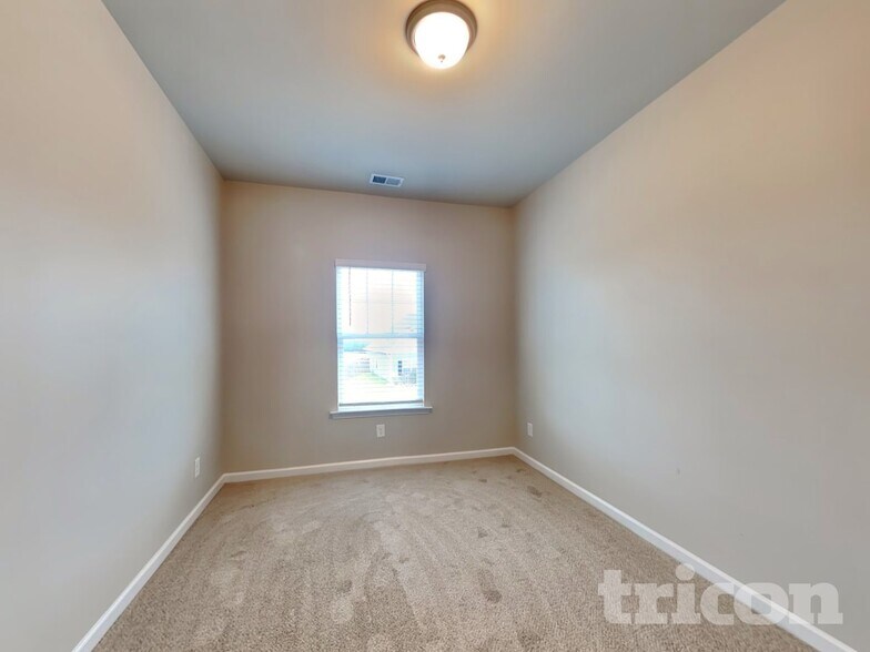 Building Photo - 212 Malbone St SW