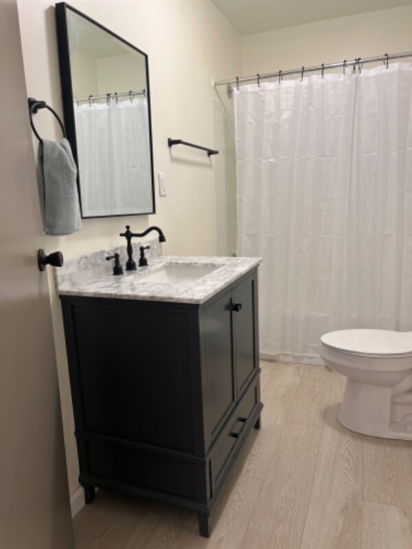 Building Photo - 214 Buffington St