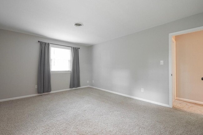 Building Photo - 1041 Warminster Dr