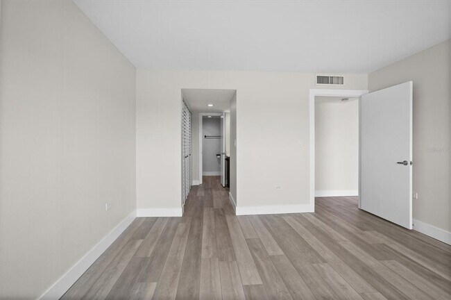 Building Photo - 450 Treasure Island Causeway