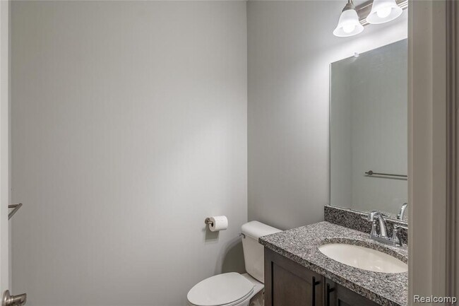 Building Photo - 24180 Liberty Hill Dr