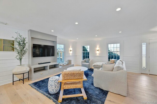 Building Photo - 110 Sleepy Hollow Ln