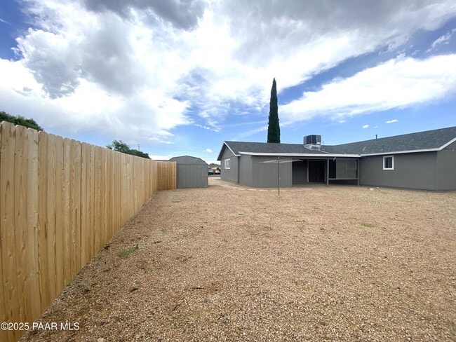 Building Photo - 7960 E Buena Vista Dr