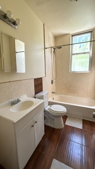 Building Photo - 142 Chadwick Ave