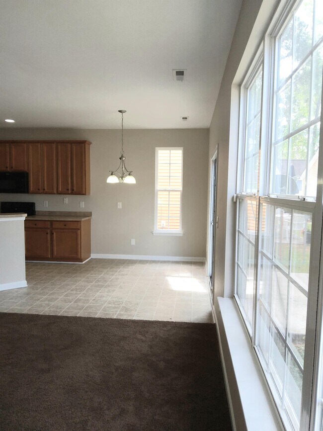 Building Photo - 8977 N Red Maple Cir
