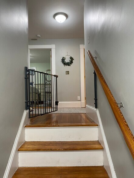 Building Photo - 547 Wilder St