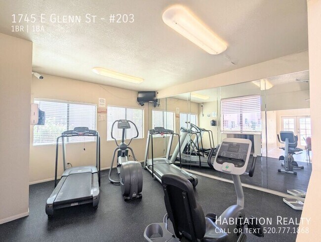 Building Photo - 1745 E Glenn St