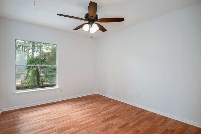 Building Photo - 10 Summithill Pl