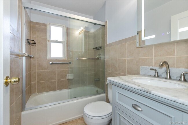 Building Photo - 67-27 211th St