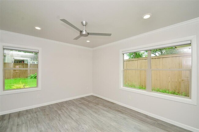 Building Photo - 6030 Woodbrook Ln