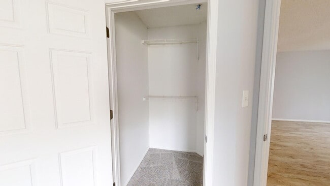 Walk In Closet - Camara Estates