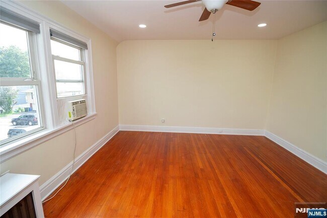 Building Photo - 29 13th