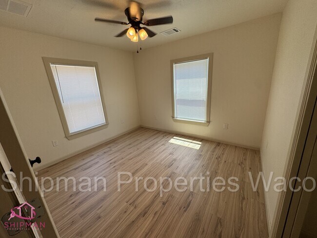 Building Photo - 2610 Webster Ave