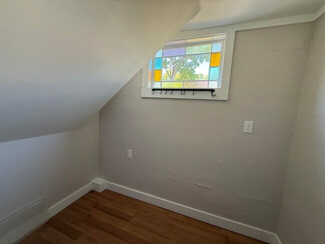 Building Photo - 52 Lincoln St