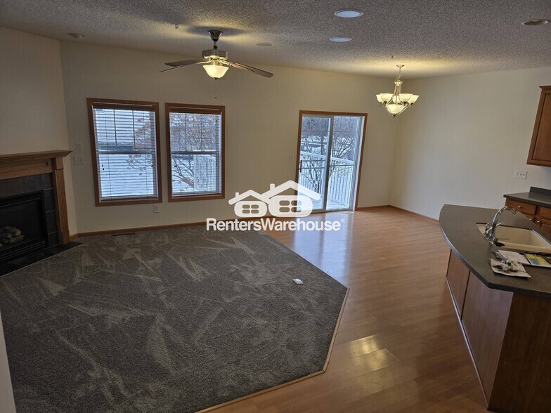 Building Photo - 1611 Fox Hunt Way