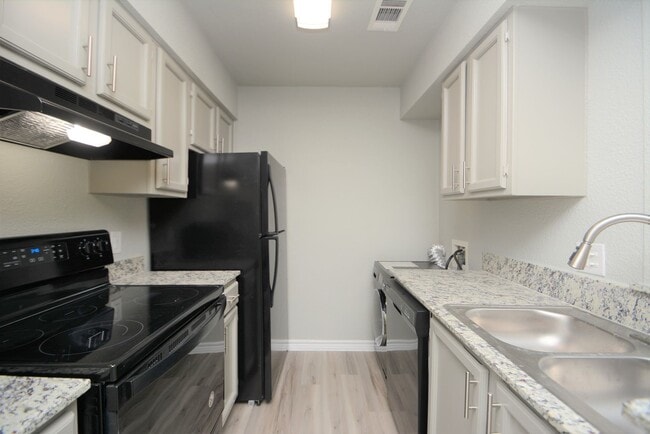 Building Photo - 13151 Walden Rd