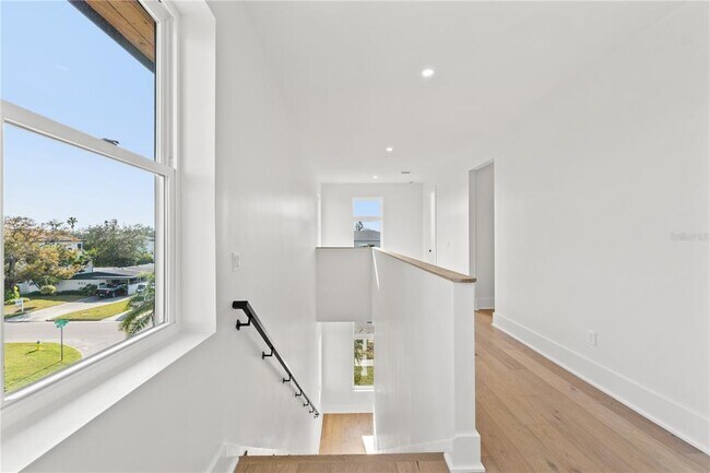 Building Photo - 531 Danube Ave