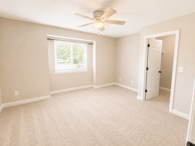 Building Photo - Updated 3BR Niceville Home with Soaring Ceilings, Luxury Primary Suite & Spacious Cul-de-Sac Lot