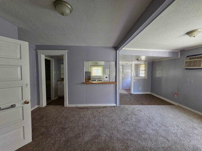 Building Photo - 1320 Faxon Ave