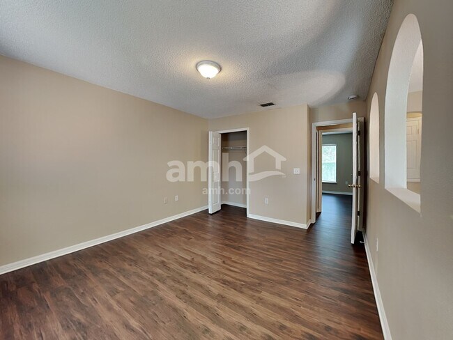 Building Photo - 12911 Parkington Dr