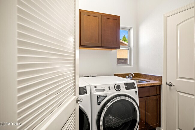 Building Photo - 14116 Rainbow Point Dr