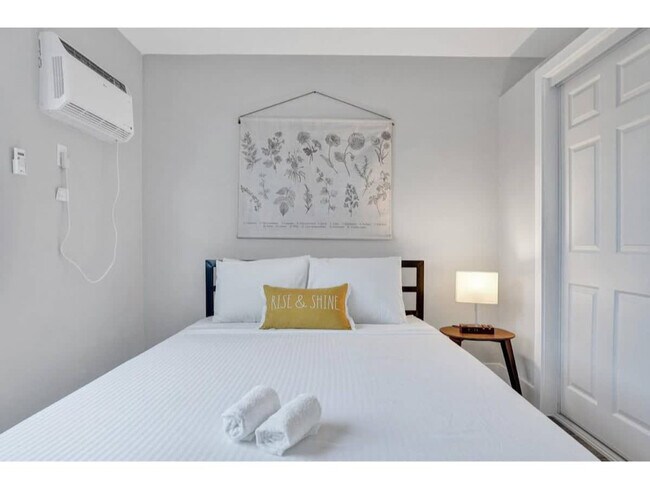 Building Photo - 50 Davie Blvd