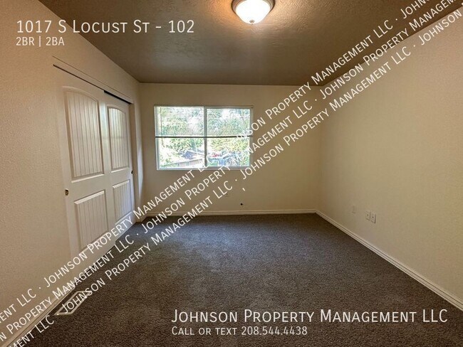 Building Photo - 1017 S Locust St