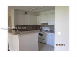 Building Photo - 19501 E Country Club Dr