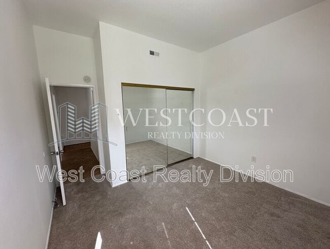 Building Photo - 2823 Andover Ave