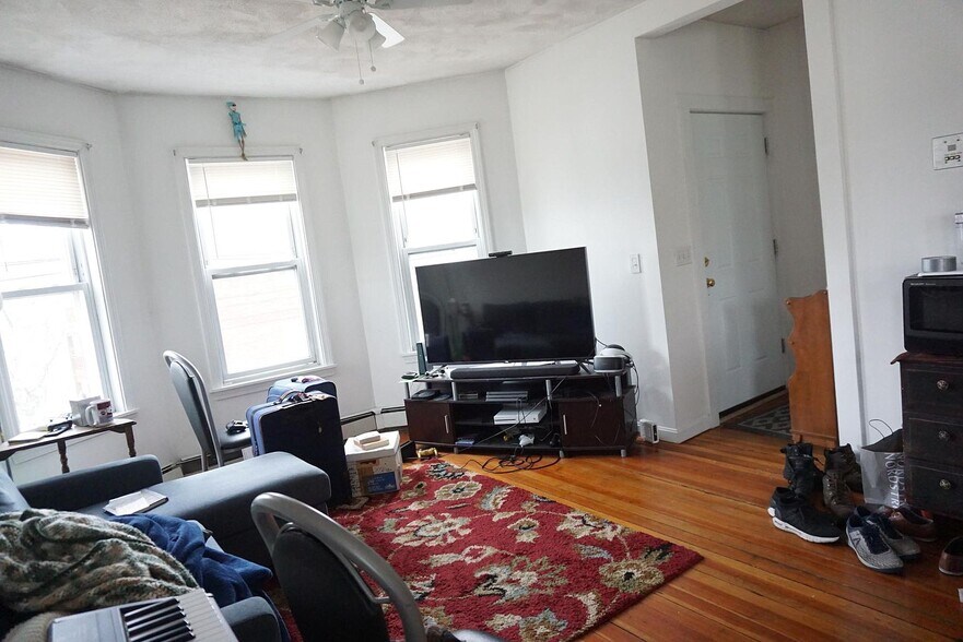 Building Photo - 58 Mansfield St