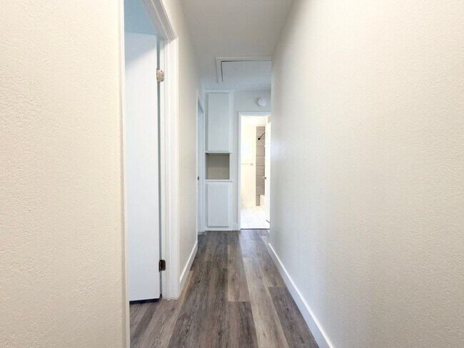 Building Photo - Charming Single Level in Carlsbad!