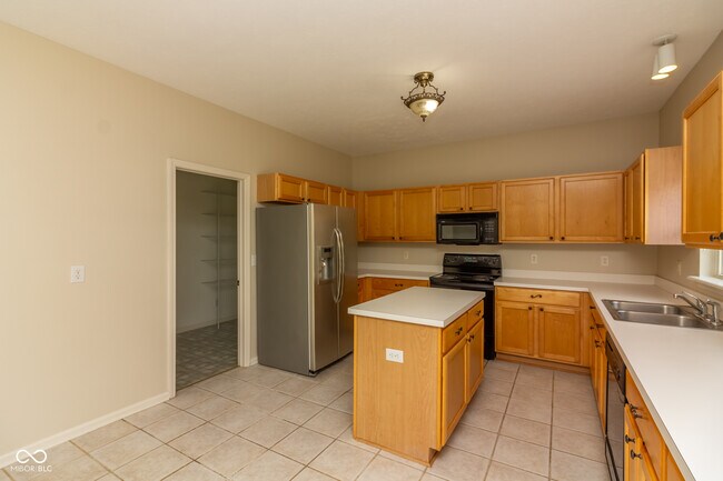 Building Photo - 12631 Geist Cove Dr
