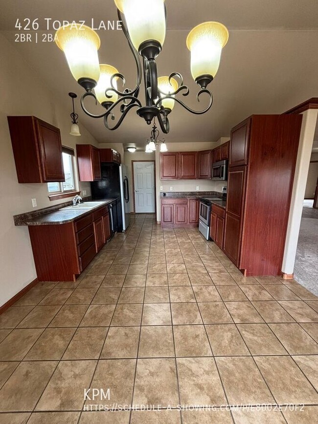 Building Photo - 426 Topaz Ln