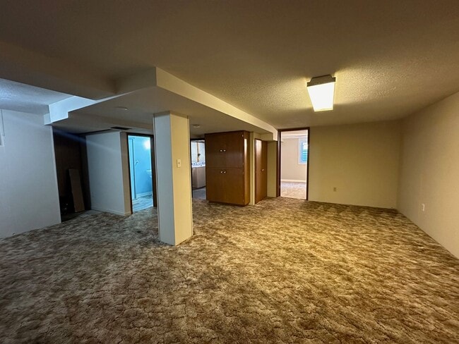 Building Photo - Dont Miss this 3 Bedroom 2 Bath Shadle Rancher