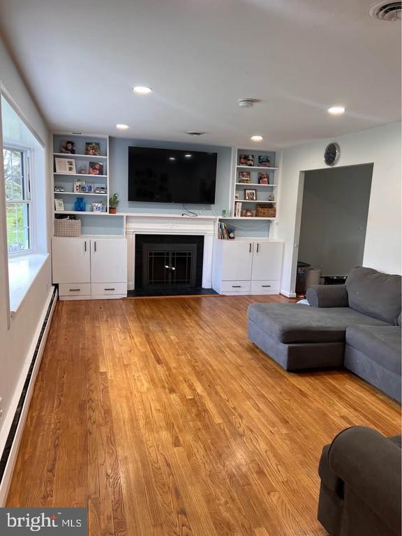 Building Photo - 6122 Rolling View Dr