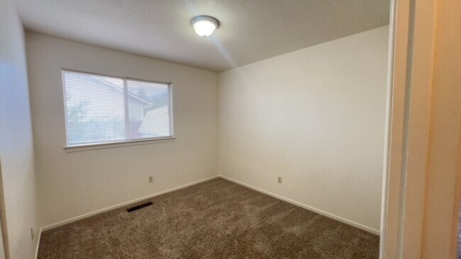 Building Photo - 1331 Mary Jo Dr