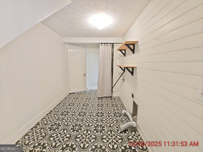 Building Photo - 155 Stroud Rd