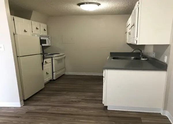 Building Photo - 11051 W 63rd Pl