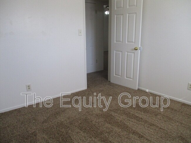 Building Photo - 1642 S West St